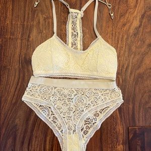 Cute bra and panty set